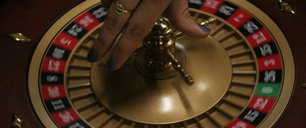 slot machines with vibrant themes